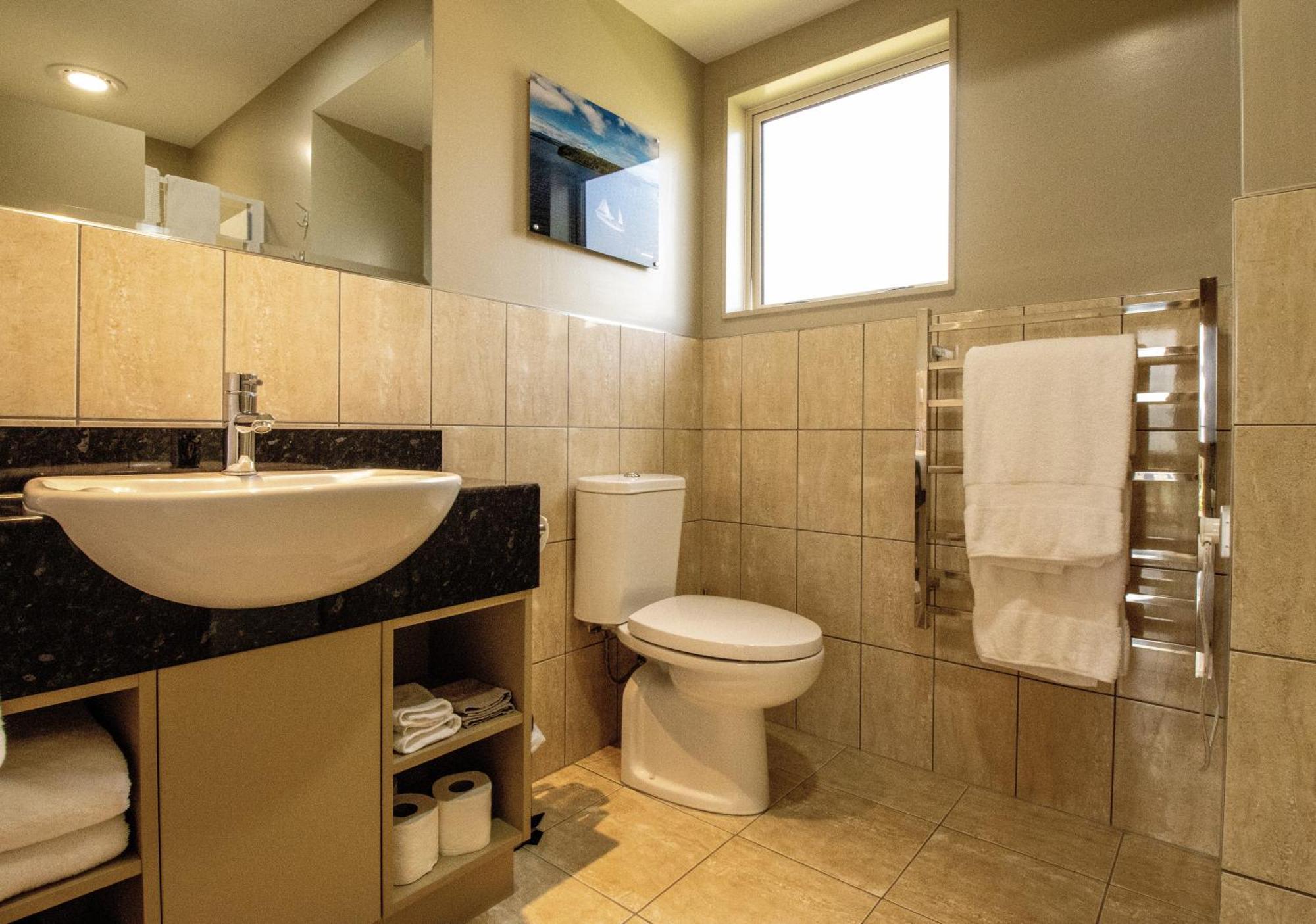 אגם טה אנאו Blue Ridge Studios And Bed & Breakfast מראה חיצוני תמונה