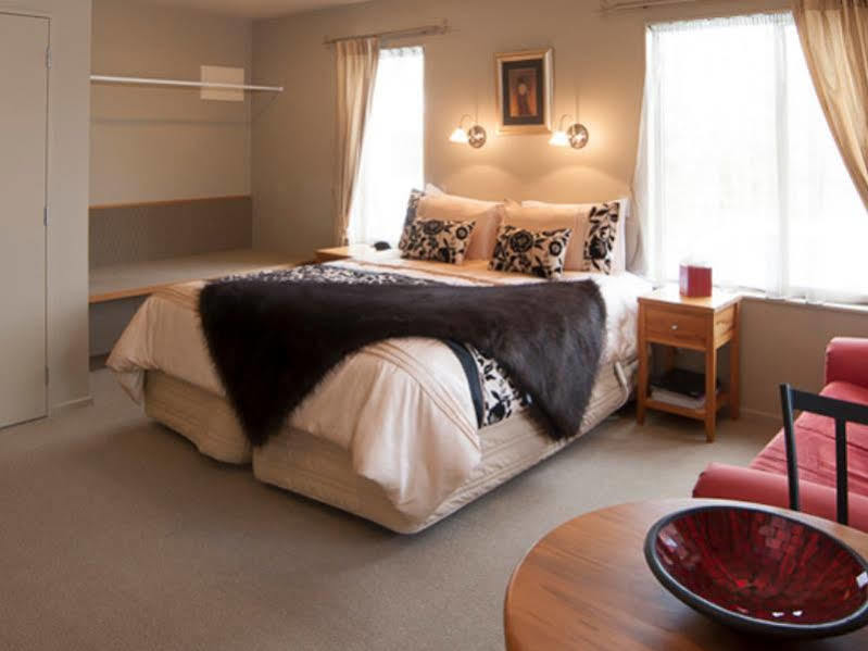 אגם טה אנאו Blue Ridge Studios And Bed & Breakfast מראה חיצוני תמונה