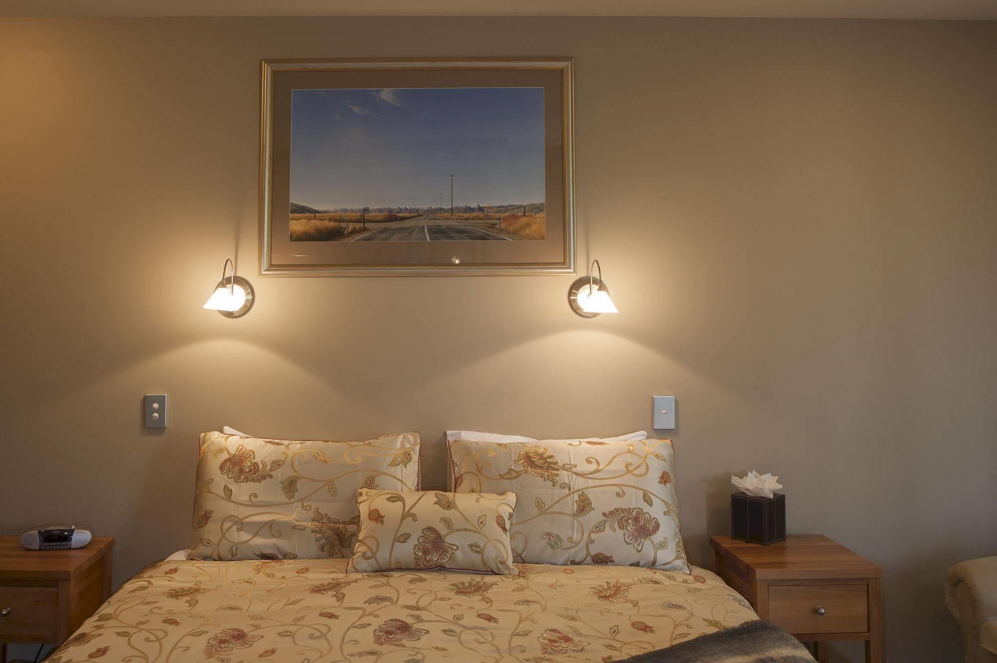 אגם טה אנאו Blue Ridge Studios And Bed & Breakfast מראה חיצוני תמונה